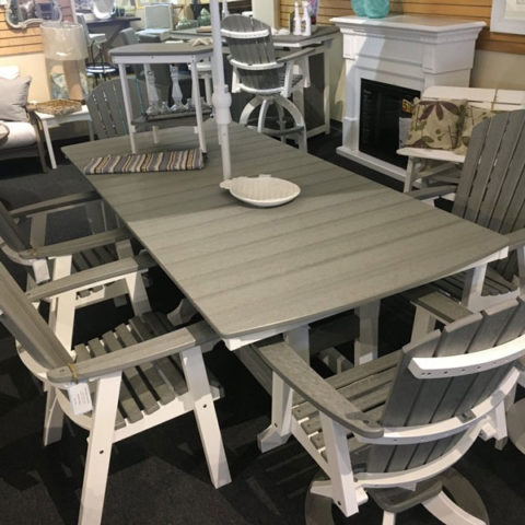 Garden Classics table with chairs